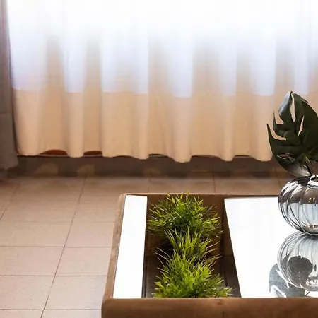 Joivy Charming Flat For 4, Near Train Station *